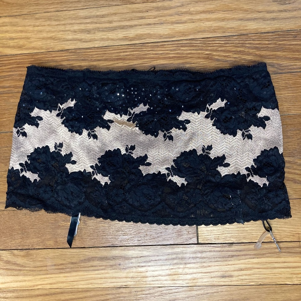 Victoria’s Secret Black and Tan Lace Garter Belt Thong  M